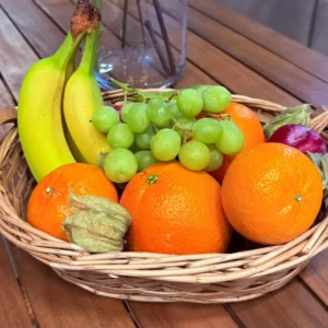 Saisonaler Obstkorb für zwei